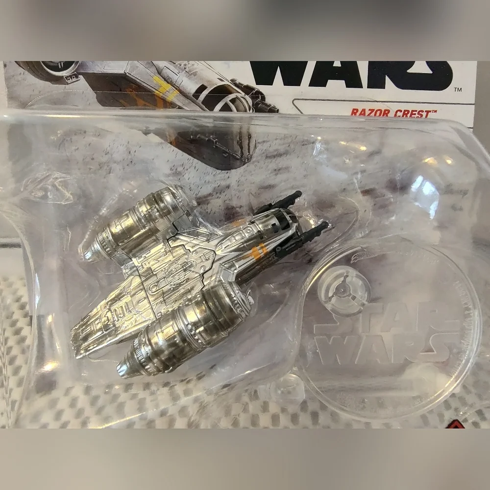 Hot Wheels Starships Razor Crest Star Wars Die-Cast NWT Disney